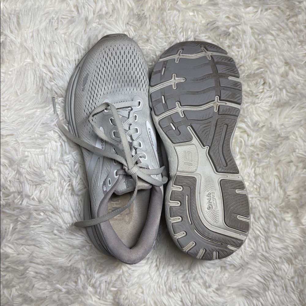Brooks Light Gray Athletic Sneakers - Picture 4 of 5